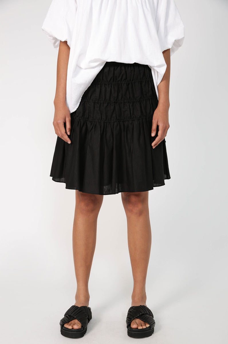 Black ruffle hotsell skirt nz