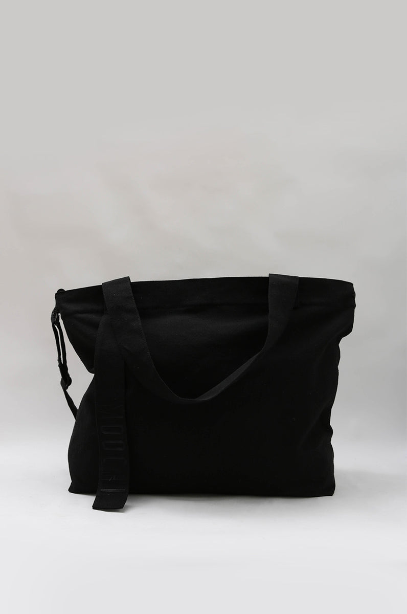 noir tote black black m o o c h i