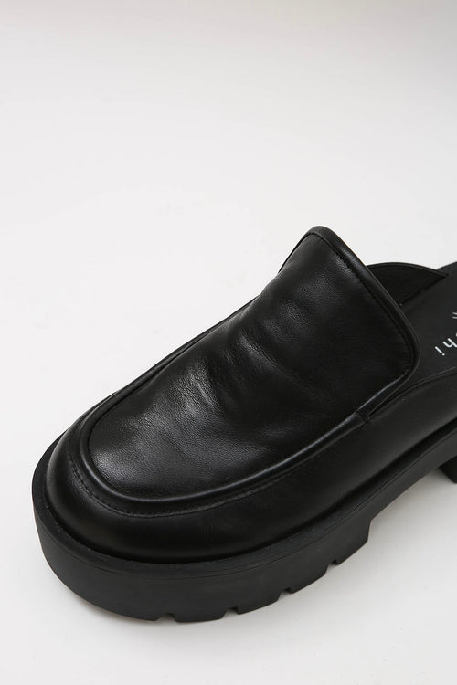 slip on loafer / black
