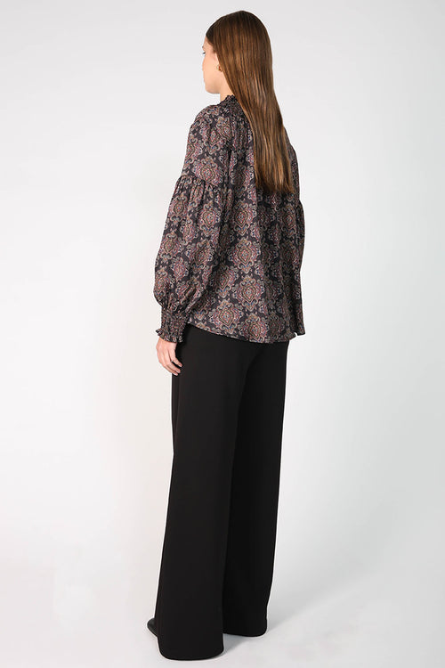 centric top / black paisley