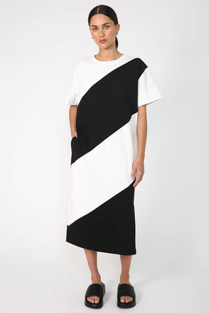 slanted box dress / ivory|black stripe