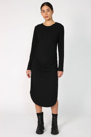 leant dress / black