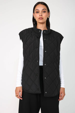 stride vest / black