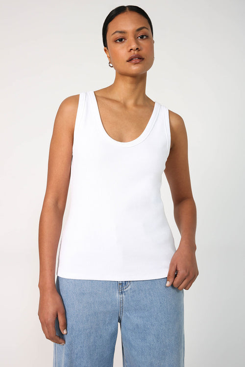 bend tank / white