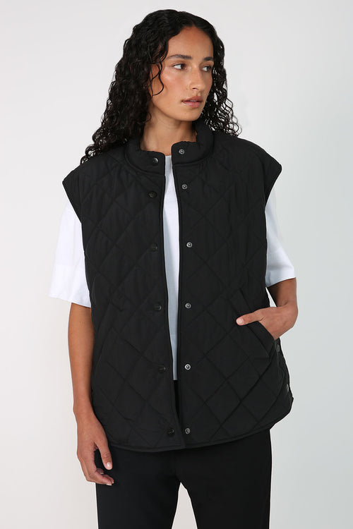 stride vest / black