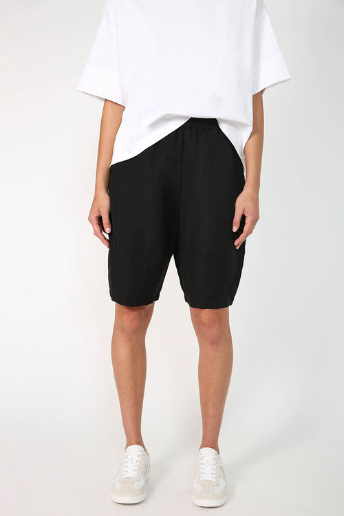 ahead short / black