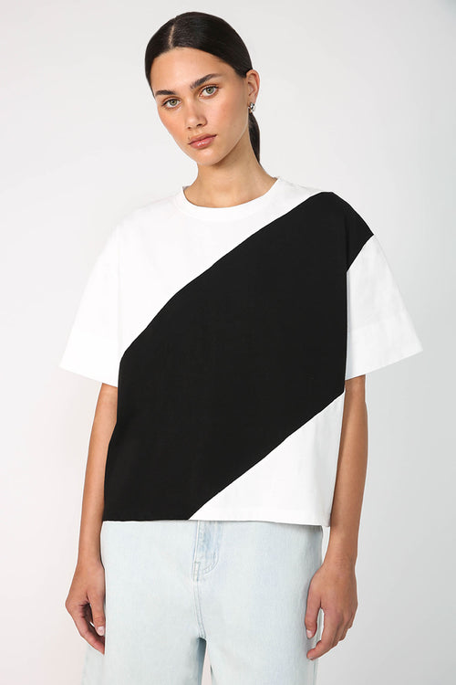 slanted box tee / ivory|black stripe