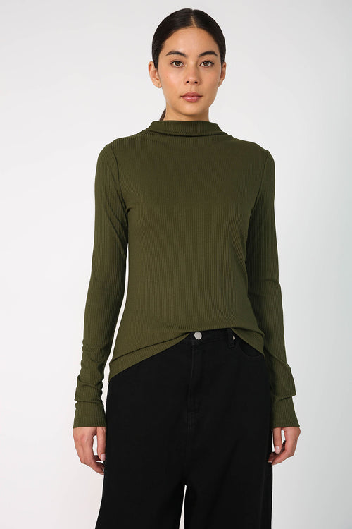 modest rib funnel top / army green