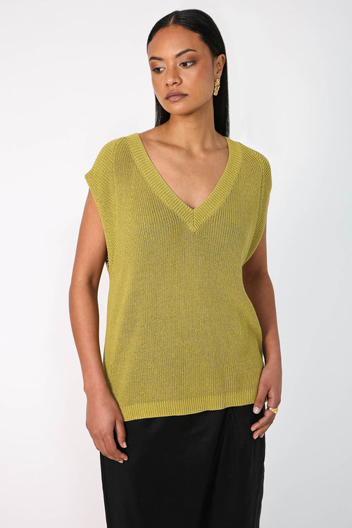 lineate vest / pistachio green