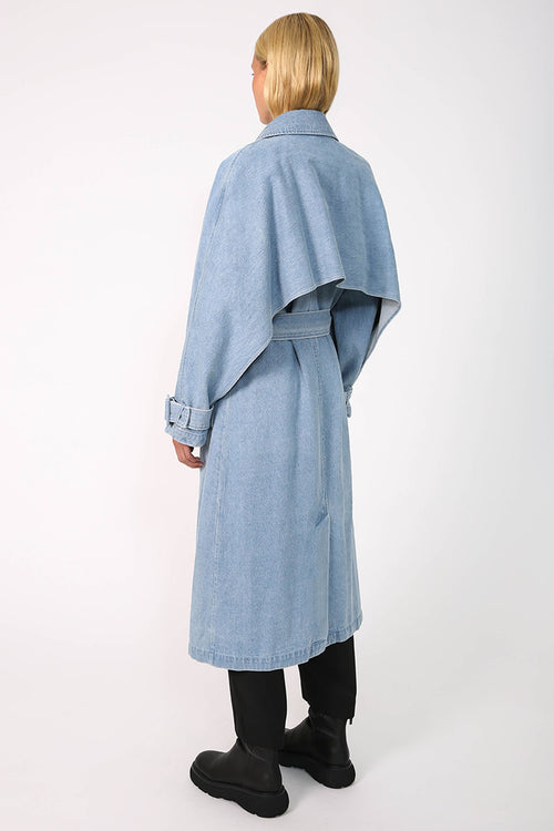 margin trench coat / washed blue denim