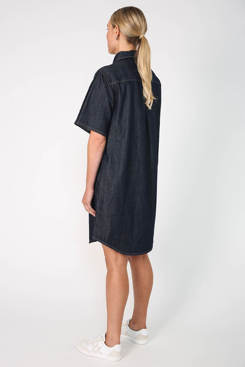 latching shirt dress / dark indigo