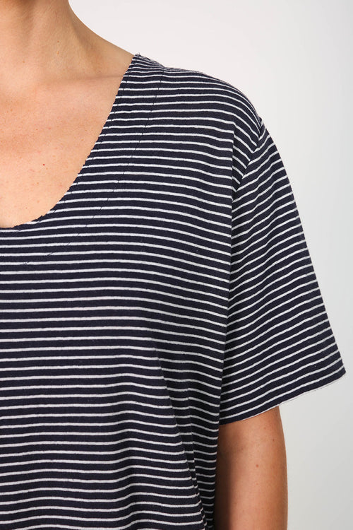 skill tee / navy|white stripe