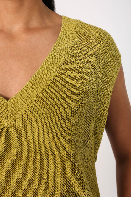 lineate vest / pistachio green