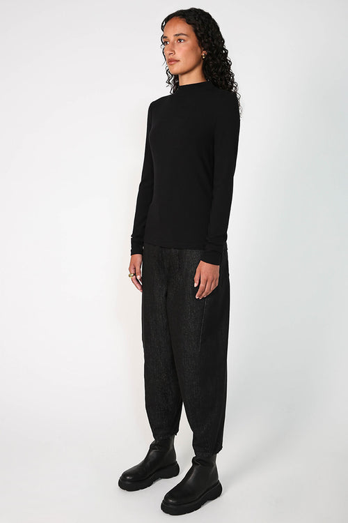 modest rib funnel top / black