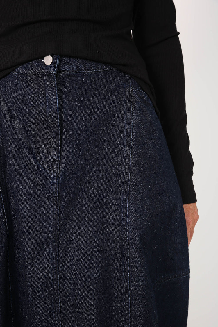 embered denim skirt / dark indigo | m o o c h i