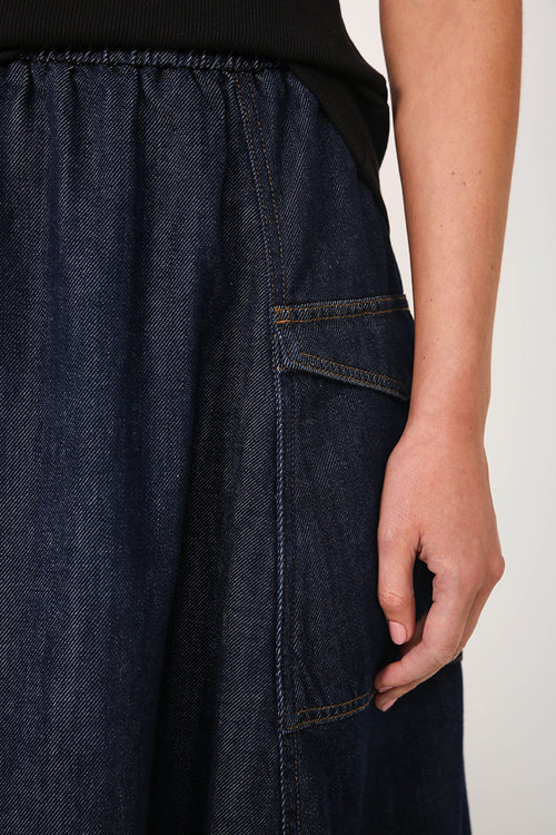 global denim skirt / dark indigo