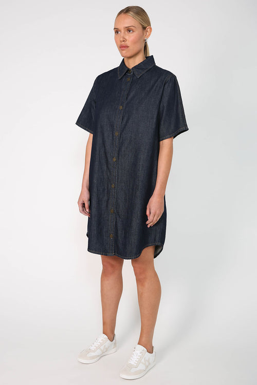 latching shirt dress / dark indigo