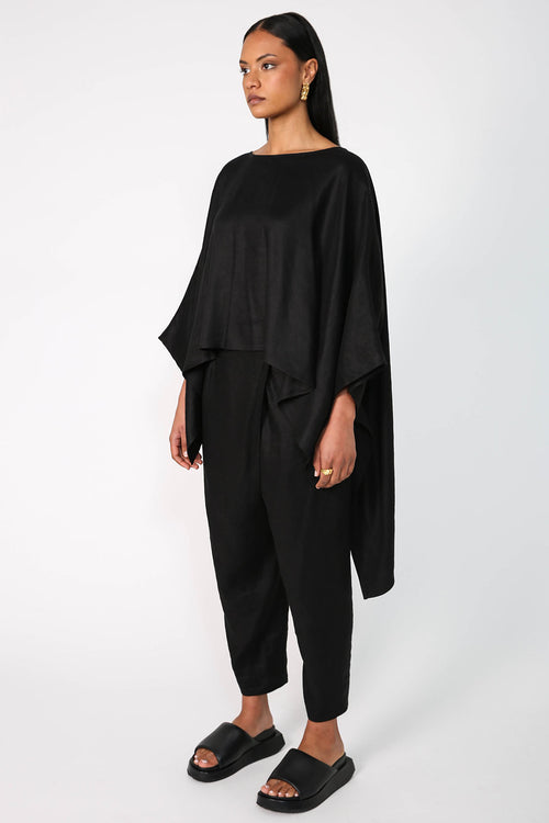 cape top / black