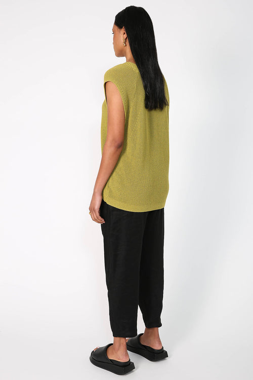 lineate vest / pistachio green