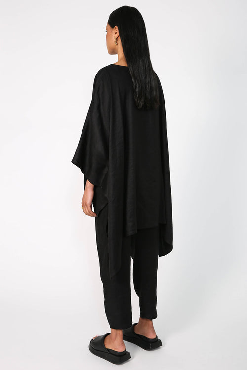 cape top / black