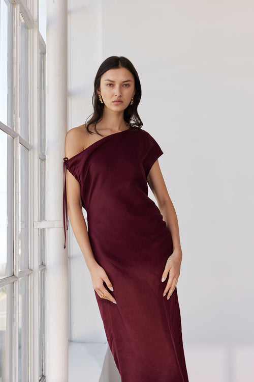 enlight dress / berry red